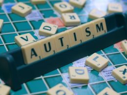 Чем можно спутать аутизм?
