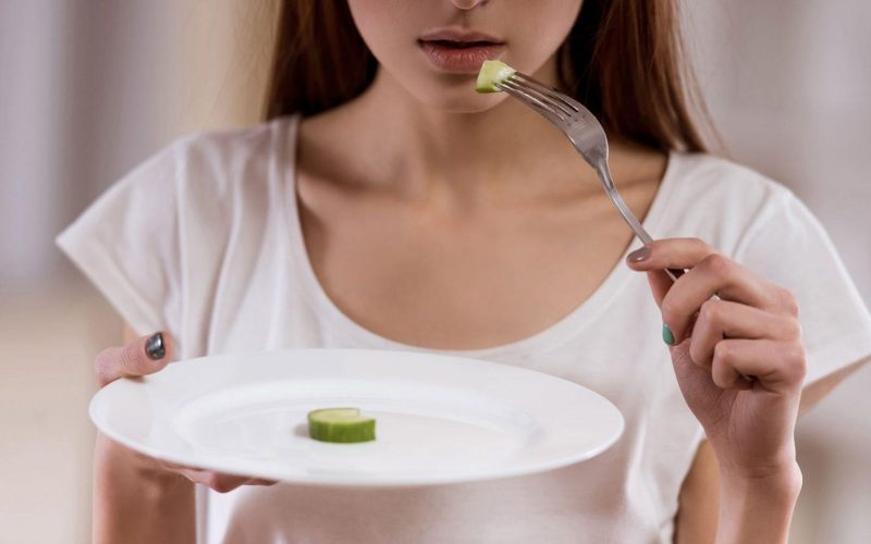 Почему возникает расстройство пищевого поведения?